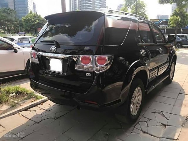 Bán Toyota Fortuner 2.7V 4x2 AT năm sản xuất 2014, màu đen 