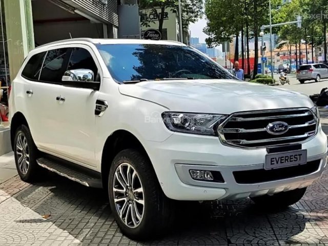 Cần bán xe Ford Everest Titanium Bi-Turbo đời 2018, màu trắng 