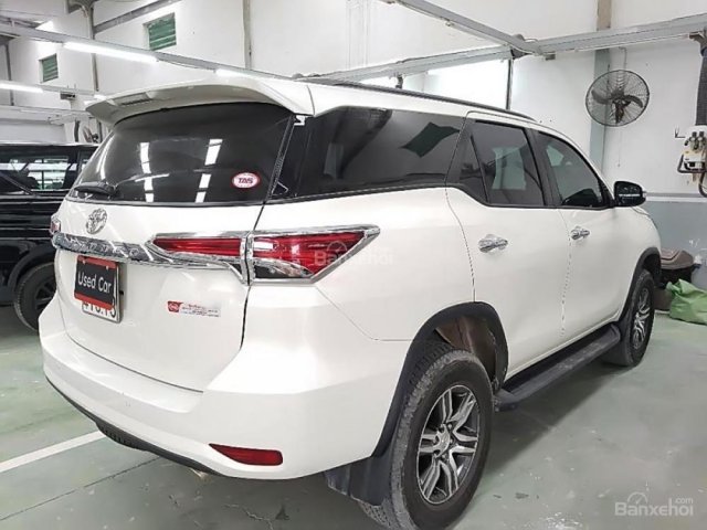 Bán xe Toyota Fortuner 2.7V 4x2 AT đời 2017, màu trắng, nhập khẩu  