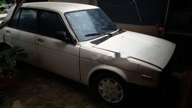 Cần bán gấp Toyota Corolla đời 1986, màu trắng, giá chỉ 70 triệu