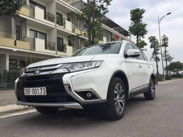 Bán ô tô Mitsubishi Outlander 2.4 CVT sản xuất 2017, màu trắng, xe nhập chính chủ