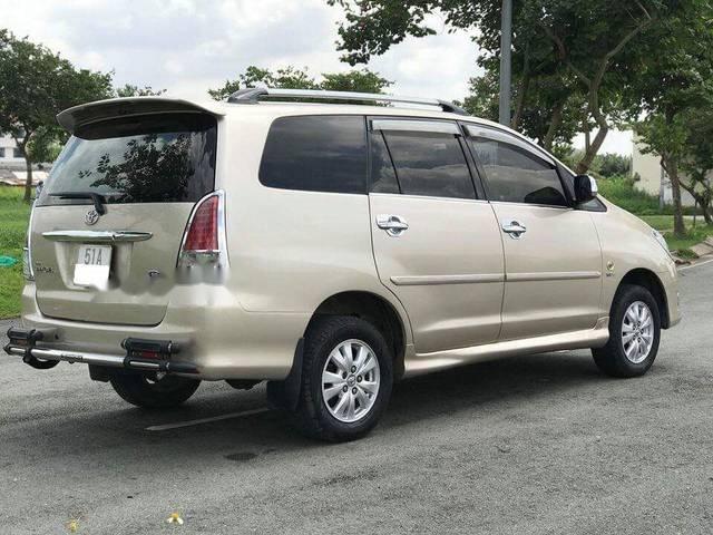 Bán Toyota Innova đời 2011, màu kem (be) chính chủ, giá 429tr