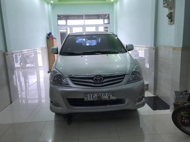 Bán Toyota Innova G đời 2012, màu bạc