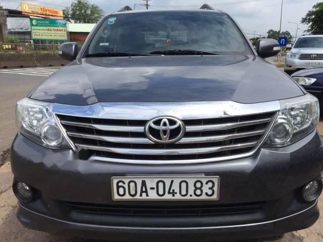 Bán Toyota Fortuner đời 2012, màu xám, xe gia đình