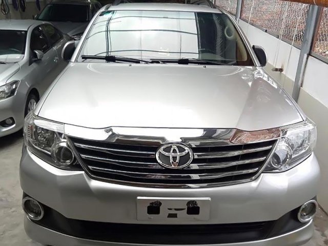 Bán Toyota Fortuner 2.7V 4x2 AT sản xuất 2012, màu bạc 