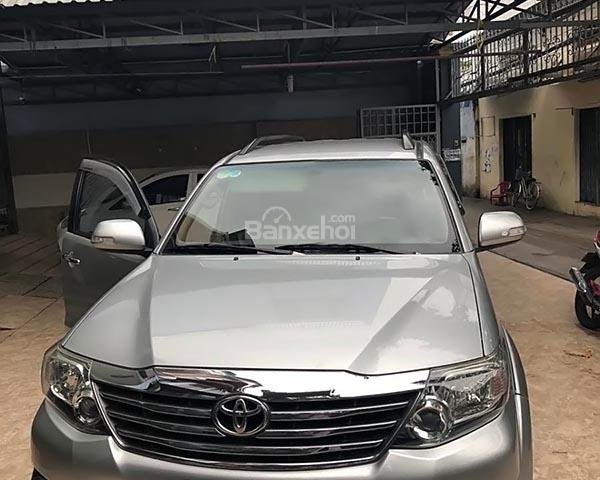 Bán xe Toyota Fortuner đời 2013, màu bạc số tự động