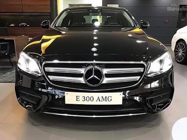 Bán ô tô Mercedes E300 AMG đời 2018, màu đen