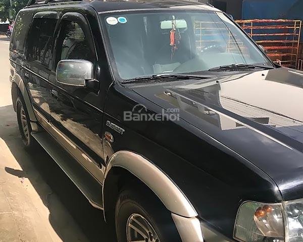 Bán ô tô Ford Everest 2.5L 4x2 MT đời 2005, màu đen, 4 vỏ mới, gầm êm