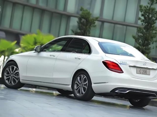 Bán Mercedes C200 đời 2016, màu trắng