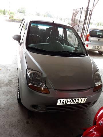 Cần bán xe Chevrolet Spark sản xuất năm 2013, màu bạc, giá tốt