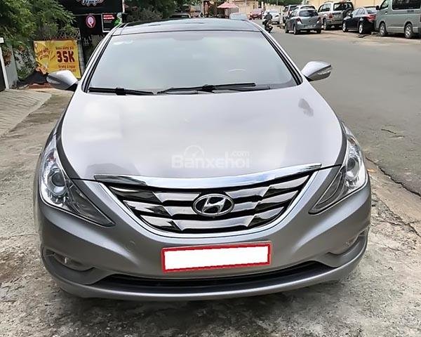 Bán Hyundai Sonata đời 2010, màu bạc