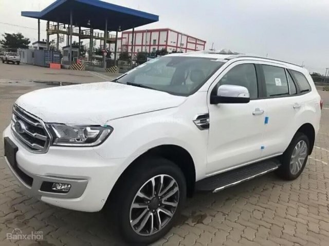 Bán xe Ford Everest Trend AT 2.0 Biturbo sản xuất năm 2018, màu trắng 