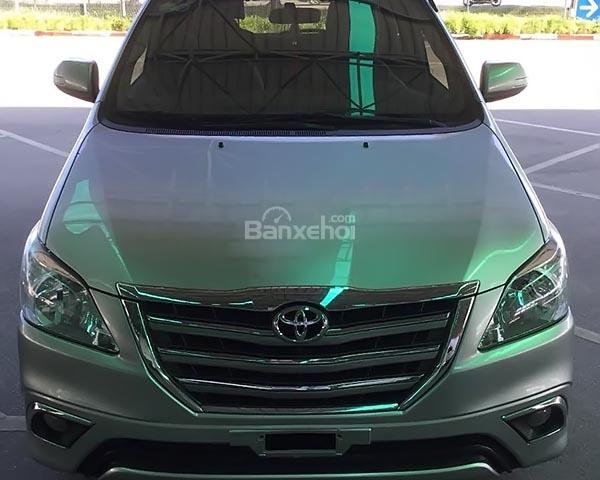 Cần bán xe Toyota Innova 2.0V 2015, xe tư nhân chạy 5 vạn, nguyên bản