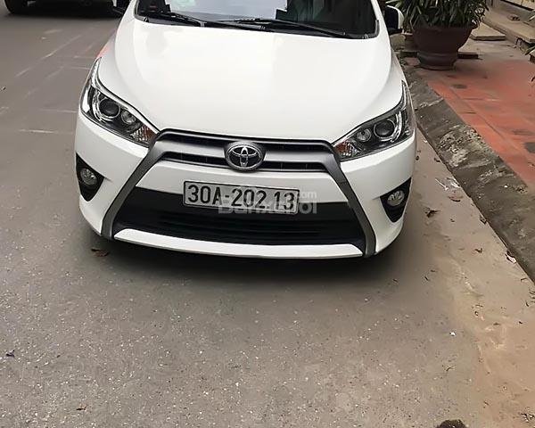 Bán Toyota Yaris sản xuất 2014, màu trắng, nhập khẩu nguyên chiếc 