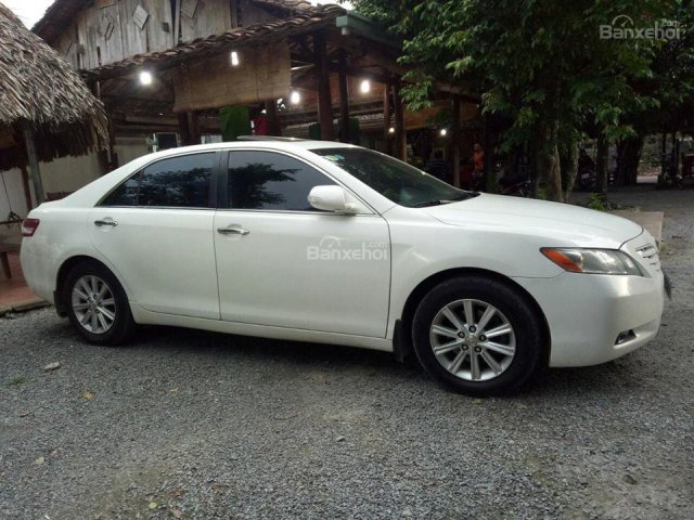 Gia đình em bán Camry LE 2008 trắng tự động