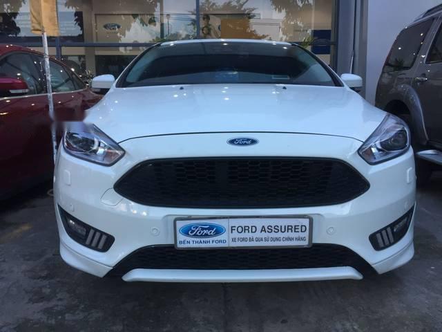 Cần bán Ford Focus 1.5 turbo Ecoboost đời 2016, màu trắng