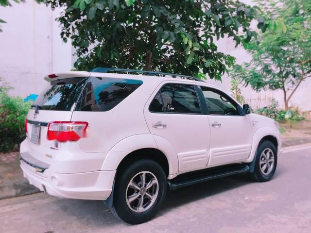 Bán Toyota Fortuner đời 2012, màu trắng còn mới