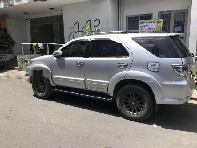 Cần bán lại xe Toyota Fortuner năm 2013, màu bạc