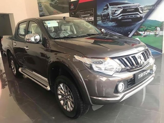 Bán Mitsubishi Triton 4x2AT 2018 được thiết kế theo ngôn ngữ J-line mang đến bước đột phá