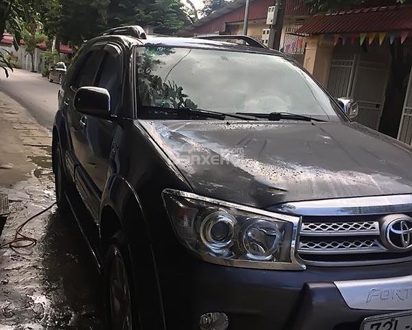 Cần bán Toyota Fortuner sản xuất 2009, màu xám, xe đẹp