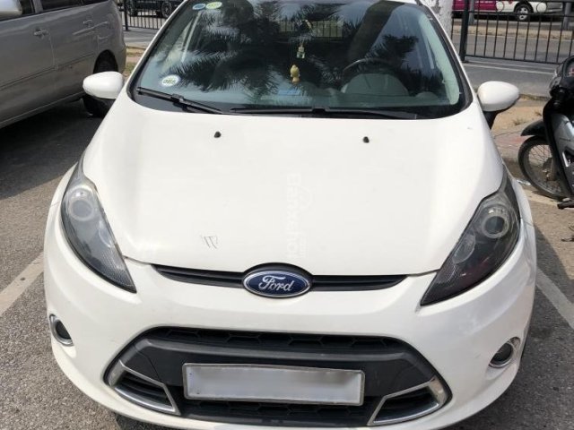 Cần bán xe Ford Fiesta 1.6 AT Sport sản xuất 2011, màu trắng