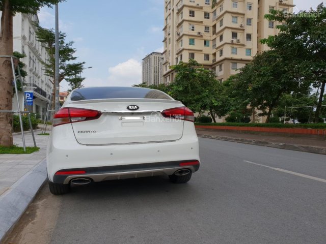 Bán xe Kia Cerato 1.6 2017, màu trắng