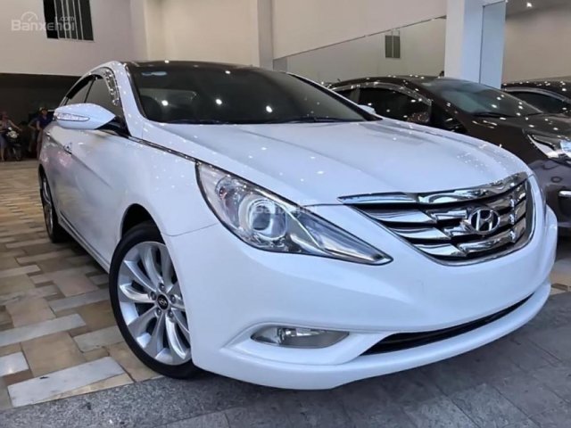 Xe Hyundai Sonata 2.0 AT đời 2011, màu trắng 