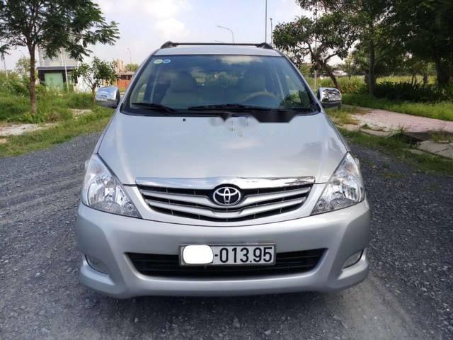 Bán xe Toyota Innova J  2006, màu bạc