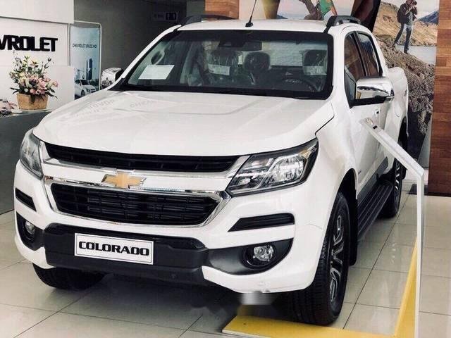 Cần bán xe Chevrolet Colorado đời 2018, màu trắng giá cạnh tranh