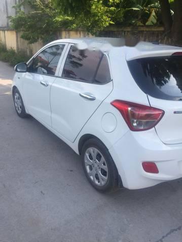 Cần bán gấp Hyundai Grand i10 sản xuất năm 2015, màu trắng, nhập khẩu nguyên chiếc  