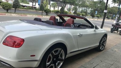 Cần bán xe Bentley Continental sản xuất 2016, màu trắng, nhập khẩu nguyên chiếc