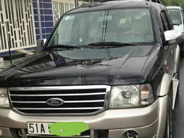 Bán xe Ford Everest đời 2005 màu đen, mới 96%