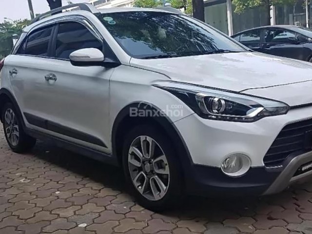 Cần bán Hyundai i20 Active 1.4 2017, màu trắng, xe tư nhân chính chủ một chủ từ đầu đi hơn 1 vạn