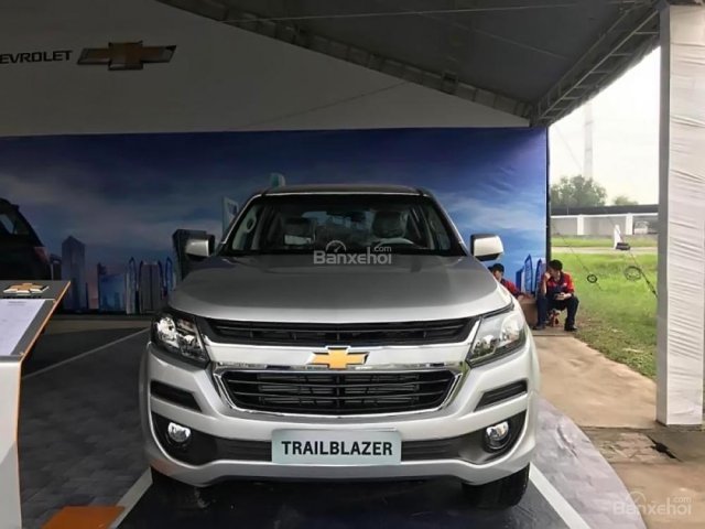 Bán Chevrolet Trailblazer LT 2.5L VGT 4x2 AT năm 2018, màu bạc, nhập khẩu 