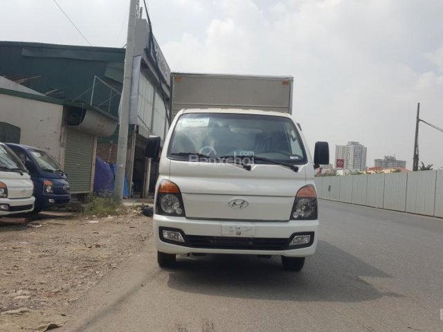 Bán xe tải thùng kín Hyundai H150 giao ngay