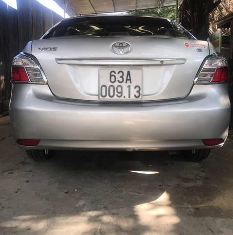 Cần bán lại xe Toyota Vios 2012, màu bạc