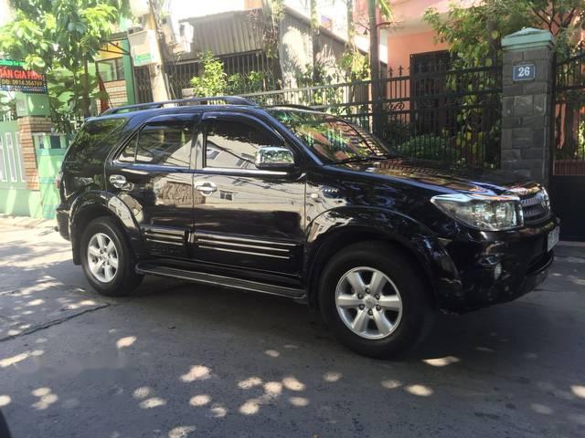 Bán Toyota Fortuner đời 2010, màu đen, giá chỉ 530 triệu