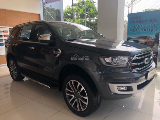 Bán Ford Everest 2.0 Biturbo 2018 mới 100% màu ghi xám, giá tốt, hỗ trợ trả góp lãi suất cố định trong 3 năm