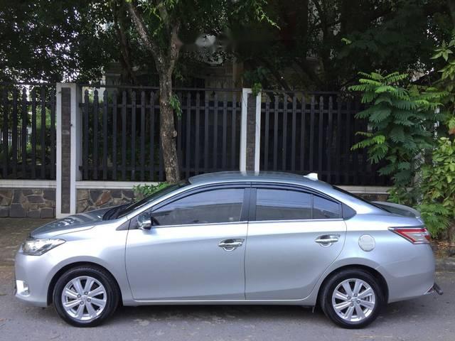 Cần bán xe Toyota Vios G sản xuất năm 2014, màu bạc như mới