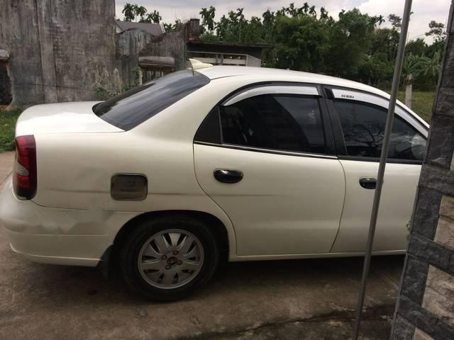 Cần bán Daewoo Nubira đời 2003, màu trắng, xe rất tốt