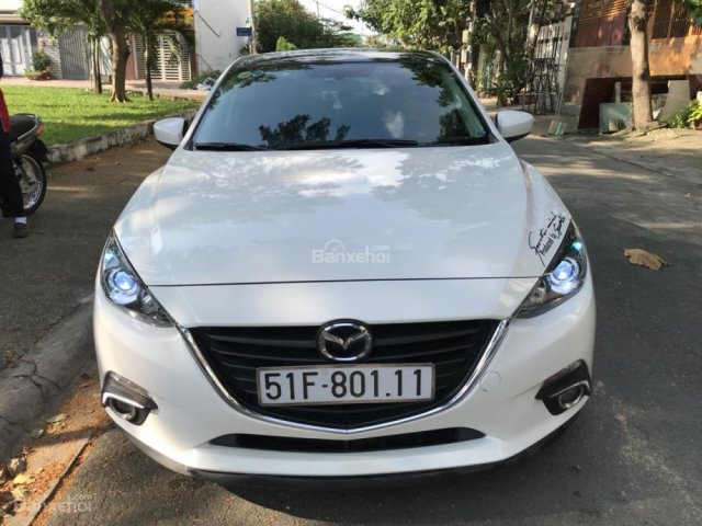 Bán Mazda 3 Sedan 1.5AT, đời 2016 màu trắng, xe đẹp như mới