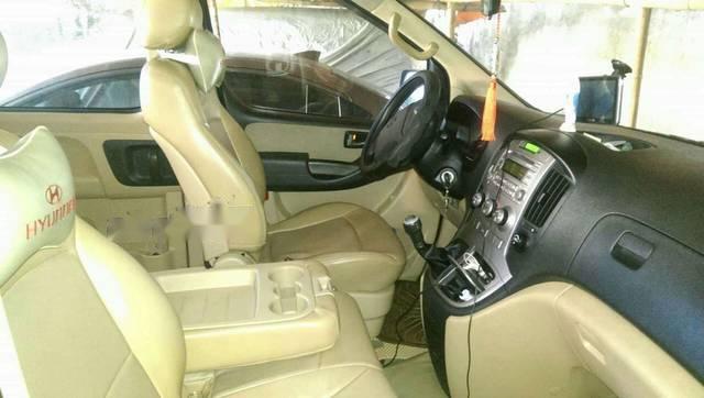 Cần bán gấp Hyundai Starex sản xuất năm 2011