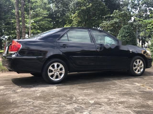 Cần bán xe Toyota Camry đời 2005, màu đen, giá chỉ 380 triệu