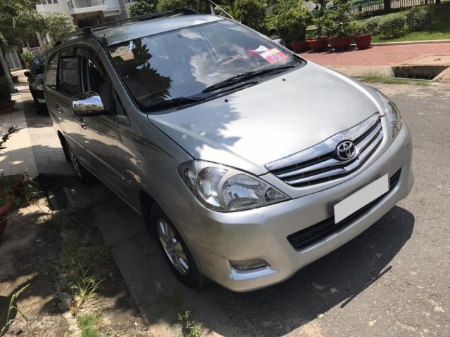 Mình bán Toyota Innova V 2010, số tự động, màu bạc giữ rất kỹ