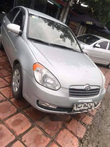 Bán xe Hyundai Verna sản xuất 2008, màu bạc