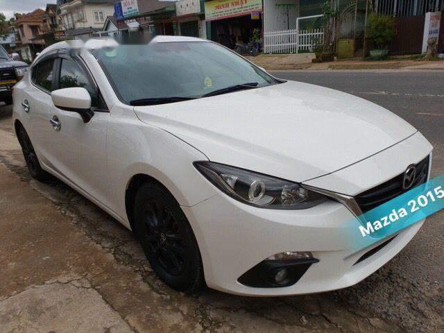 Bán Mazda 3 đời 2015, màu trắng, giá chỉ 585 triệu