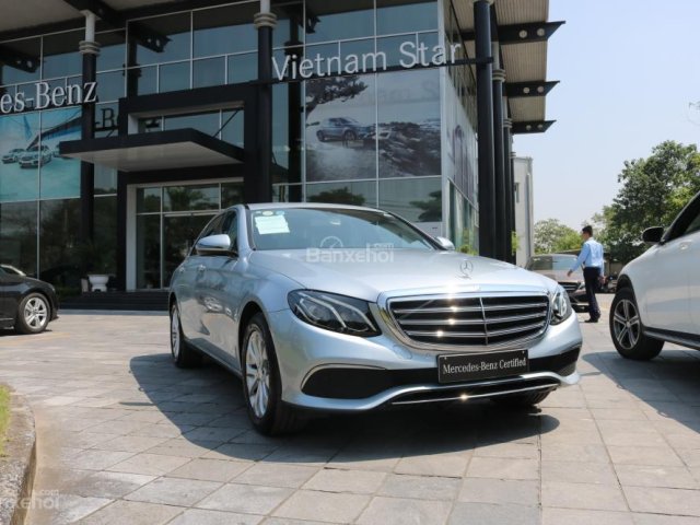 Bán Mercedes E200 xanh ngọc, nội thất nâu, ĐK 2018 chính hãng - LH 0934299669 xuất hóa đơn cao0