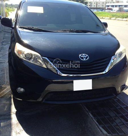 Thanh lí xe Toyota Sienna LE 2011, nhập Mỹ nguyên chiếc