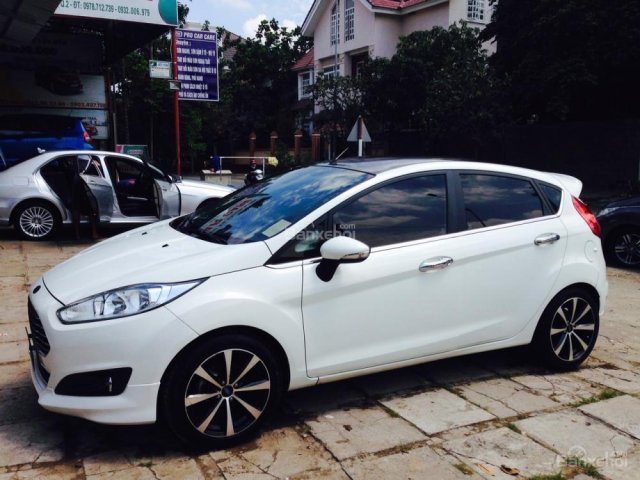 Cần tiền bán gấp xe Ford Fiesta Ecoboost 2014 Hatchback 