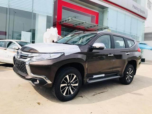 Cần bán Mitsubishi Pajero Sport 4x2AT năm sản xuất 2018, màu nâu